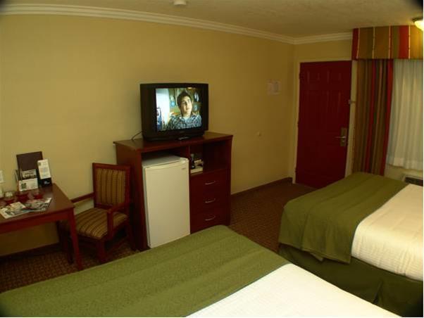 Hotel Quality & Santa Cruz Mountains